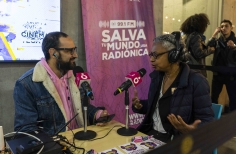 Annouchka de Andrade en entrevista con radionica.