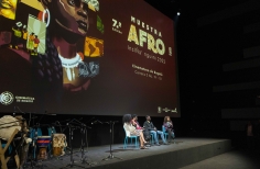 Realizadores hablando de sus obras en la 7.a muestra afro 2022.