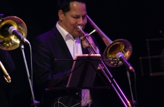 Mao Escobar y su Rolos Band en el Movistar