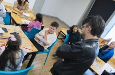 Público disfrutando de las actividades de Tómate la Cinemateca de Bogotá. Taller crea tu personaje.