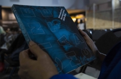 Público con el catálogo razonado 2023