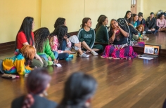 Danza folclórica del desierto de la India