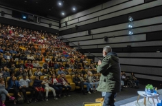 Charla de Mario Mendoza en el cine y yo en la Cinemateca de Bogotá
