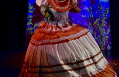 Escena joven Obra Colores. Seki Sano