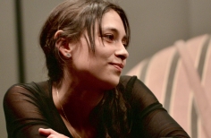 Escena joven Obra_ Quemar la casa sin ensuciar los muebles. Seki Sano