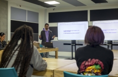 Mentalidad emprendedora vende arte on line sin inventarios. Cinemateca