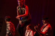 Forever Young. Teatro Arlequin