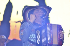 Tortazo Homenaje a la cumbia - Andrés Landero