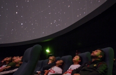 Planetario nocturno.