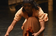 FIAV - ENTRE EL FLUJO DE SECRETOS. Teatro El Ensueño.