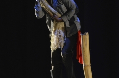 FIAV - ENTRE EL FLUJO DE SECRETOS. Teatro El Ensueño.