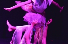 Escena joven Obra Colores. Seki Sano