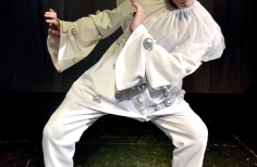 Escena joven Obra Colores. Seki Sano