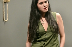 Escena joven Obra_ Quemar la casa sin ensuciar los muebles. Seki Sano