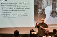 Taller práctico ¿Cómo conectar y vender tu música_ Universidad Central 
