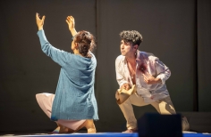 Teatro El Ensueño - Día mundial del teatro - Donde se descomponen las colas de los burros