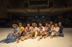 Teatro El Ensueño - Día mundial del teatro - Donde se descomponen las colas de los burros