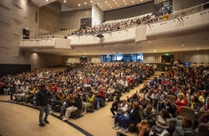 Teatro El Ensueño - Día mundial del teatro - Donde se descomponen las colas de los burros