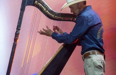 Joropo al parque. Amanda Betancourt, la dulzura del joropo