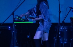 ELLAS CANTAN, SOY EMILIA