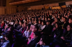 MARÍA LA O, SORDOS Y OYENTES.