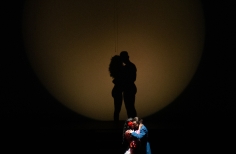 MARÍA LA O, SORDOS Y OYENTES.