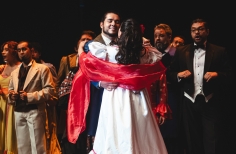 MARÍA LA O, SORDOS Y OYENTES.