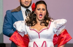 MARÍA LA O, SORDOS Y OYENTES.