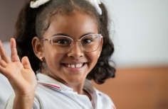 visita a grabar el contenido de redes sociales de mayo - Crea Entre Nubes