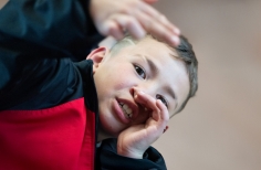 visita a grabar el contenido de redes sociales de mayo - Crea Entre Nubes