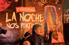 LA NOCHE NOS PERTENECE