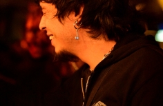 LA NOCHE NOS PERTENECE