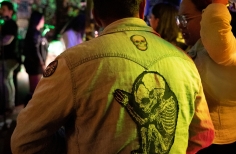 LA NOCHE NOS PERTENECE