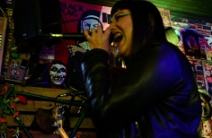 LA NOCHE NOS PERTENECE