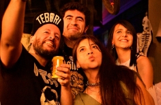 LA NOCHE NOS PERTENECE