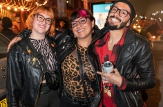 LA NOCHE NOS PERTENECE