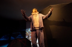 Obra de teatro Discurso contra los poderes de Antonin Artaud a cargo de La libélula dorada