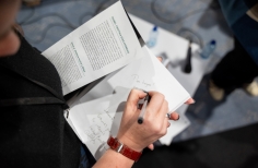 Lanzamiento escrituras ocultas - Corferias Gran Salón A - FILBO