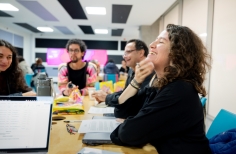 Retratos de Cocreación Capturando la Esencia de Cada Laboratorista en la Cinemateca de Bogotá