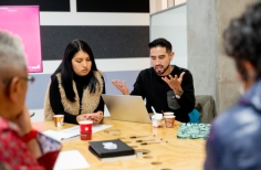 Retratos de Cocreación Capturando la Esencia de Cada Laboratorista en la Cinemateca de Bogotá