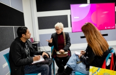 Retratos de Cocreación Capturando la Esencia de Cada Laboratorista en la Cinemateca de Bogotá