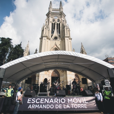 Metal Movil - Plaza - Parque De Lourdes