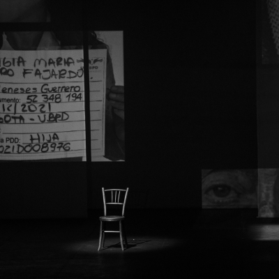 Un abrazo al vacío - Gaitán Escénico