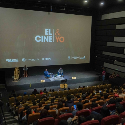 Charla de Mario Mendoza en el cine y yo en la Cinemateca de Bogotá