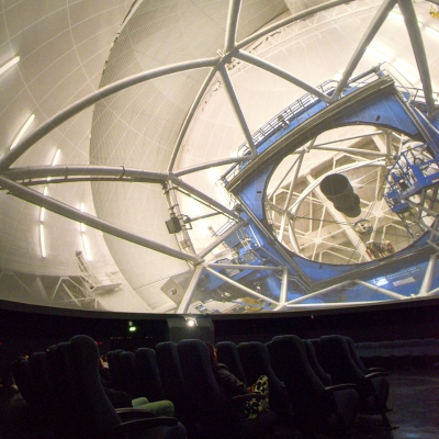 Lanzamiento Película Astronomía a gran escala. Planetario.