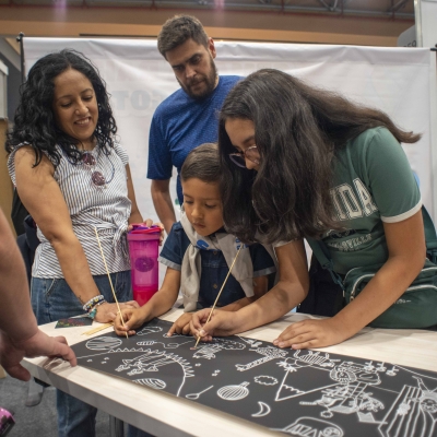 Zona de arte y emprendimiento - Dibujópolis - Arte a la KY - FILBO - Corferias