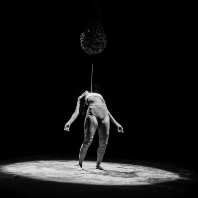 Artista durante su performance en XVIII FESTIVAL DANZA EN LA CIUDAD