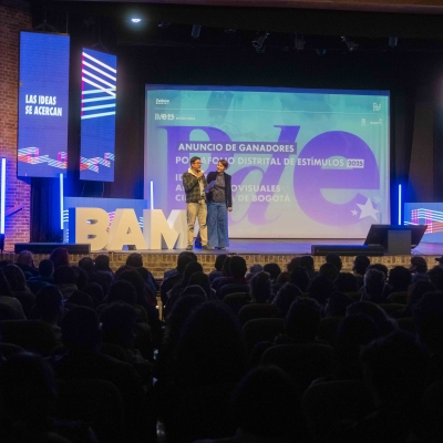 Maria Claudia Parias Directora de Idartes y Gerente de Artes Audiovisuales durante la premiación de PDE 2025 en el marco del BAM 2025