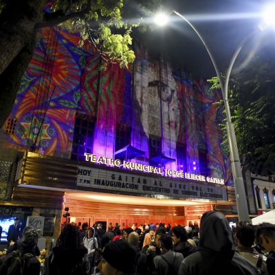 Encuentro de sonidos electrónicos.