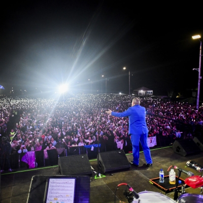 Salsa la parque. Mickey Taveras